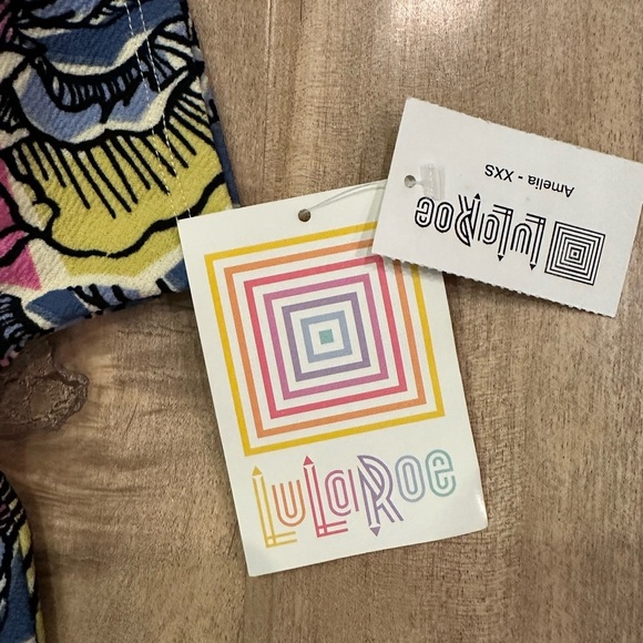 LuLaRoe Dress with Pockets - Picture 4 of 7